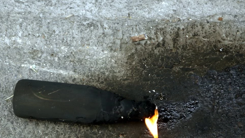 Ανήλικοι πέταξαν μολότοφ στην Αστυνομική Διεύθυνση Ξάνθης